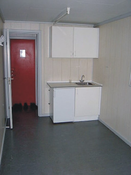 Innenansicht T&uuml;r und K&uuml;che