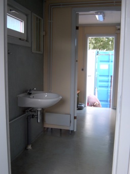 Schwarz-Wei&szlig;-Container Typ SWC, Bild 3, Waschbecken